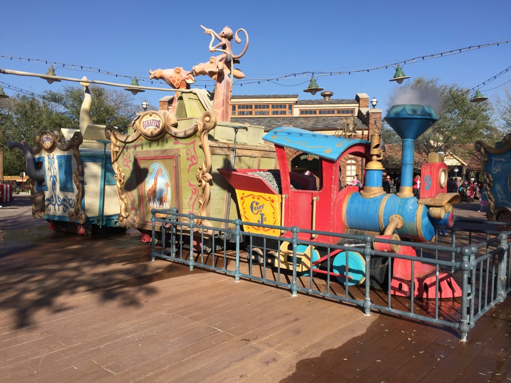 Casey Jr. Splash 'N' Soak Station (Magic Kingdom, Fantasyland) | WDW ...